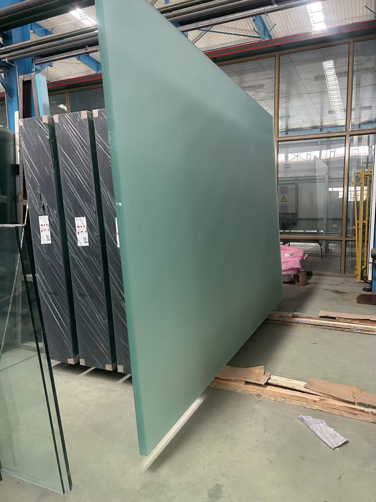 嘉兴市彩轴玻璃建筑幕墙玻璃生产基地 - 厂家
